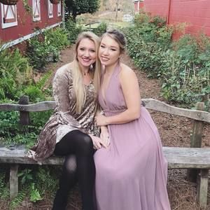 Meet your Posher, Lauren